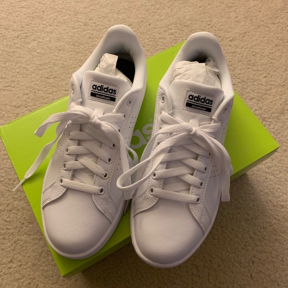 adidas Shoes - NIB adidas Cloudfoam Advantage Clean Shoe, Size 8M